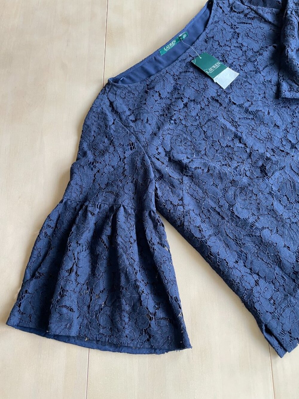 Entire Closet $5! $145 NEW Lauren Ralph Lauren Navy Blue Lace Bell Sleeve Top - Picture 4 of 13